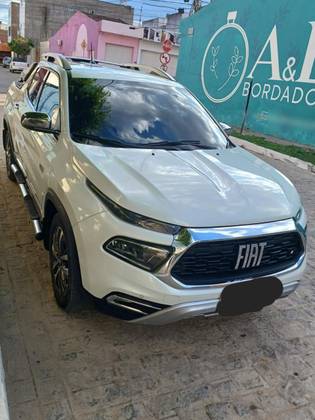 FIAT TORO 2.0 16V TURBO DIESEL RANCH 4WD AT9 FIAT TORO 2.0 16V TURBO DIESEL RANCH 4WD AT9